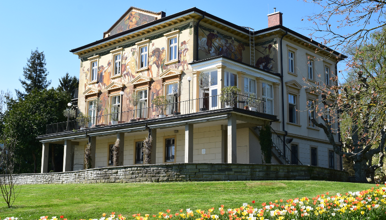 Ein Jahr nach der Gründung trifft sich der Marketing Club Lago in der Villa Prym zur Mitgliederversammlung am Bodensee.
