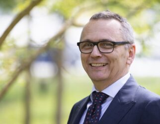 Webinar MC Lago Ist Ihre KI fit KI Fitness Check für KMU mit Urs E Gattiker